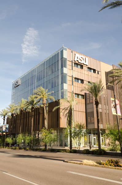 Phoenix042111-2295.jpg - Nursing and Healthcare Innovation 2 building