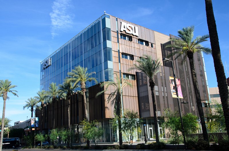 Phoenix042111-2296.jpg - Nursing and Healthcare Innovation 2 building