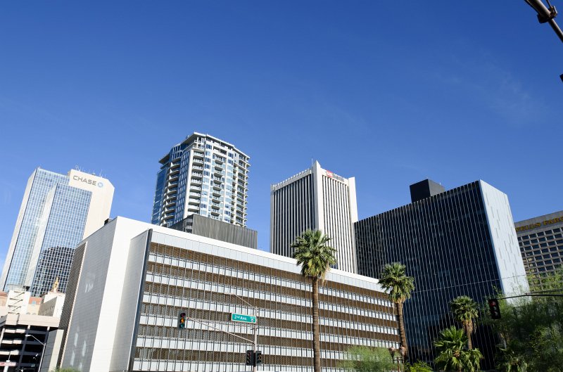 Phoenix042111-2329.jpg - Chase Tower, 44 Monroe, US Bank Center, First American Title Building, Federal Courthouse (foreground, center)