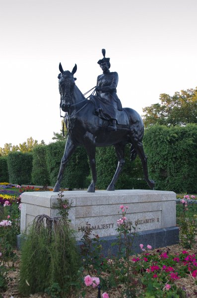Regina081611-5135.jpg - Royal Equestrian Statue Queen Elizabeth II Regina Canada