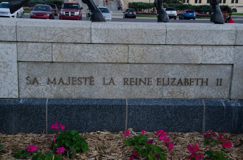 Regina081611-5143.jpg - "Sa Majeste La Reine Elizabeth II" equestrian statue