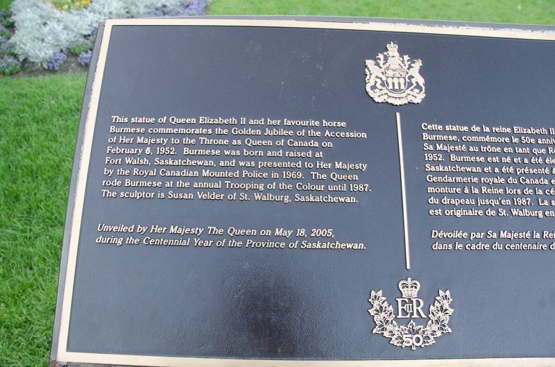 Regina081611-5147.jpg - Queen Elizabeth II equestrian statue, sculptured by Susan Velder, 2005