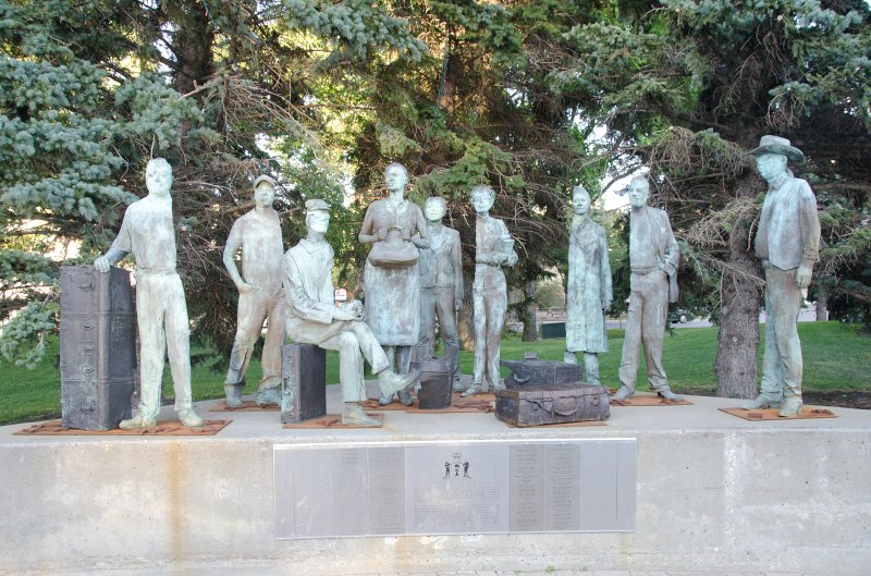 Regina081611-5087.jpg - The Immigrant Recognition Sculpture Project titled "Regina Lace" by Stephen Brathwait and Douglas Bamford, 2009.