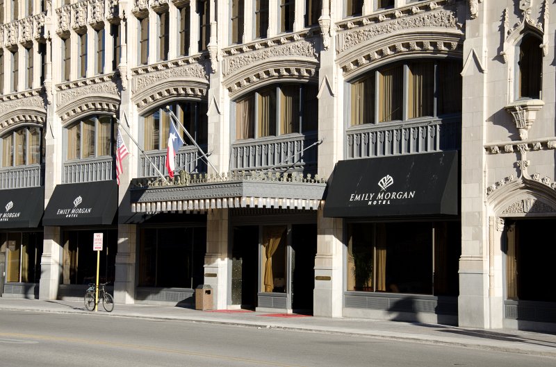 SanAntonio020711-0730.jpg - Emily Morgan Hotel