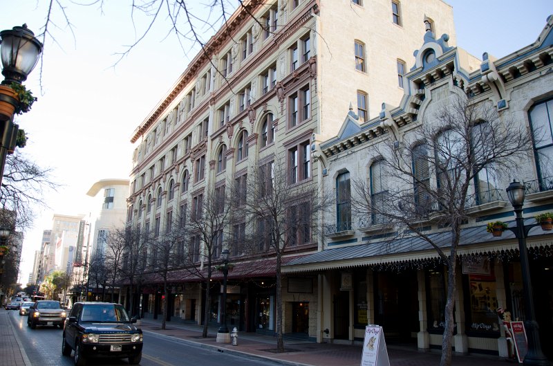 SanAntonio020711-0735.jpg - 110 Broadway Building on Houston