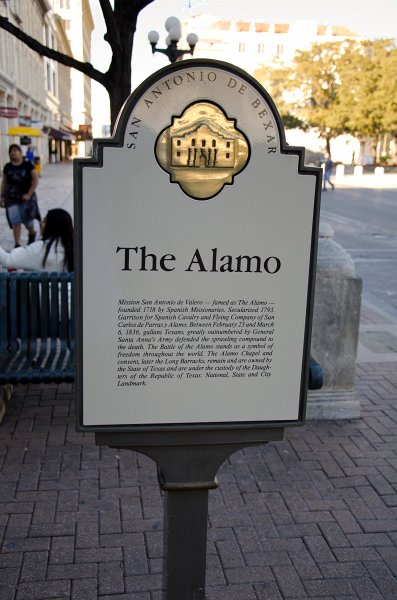 SanAntonio020711-0696.jpg - The Alamo