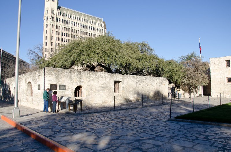 SanAntonio020711-0707.jpg - Alamo Barracks and Armory