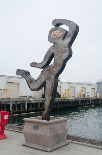 SanDiego062411-4024.jpg - "Bayside Dance," sculpture by Franklin Lee Cota