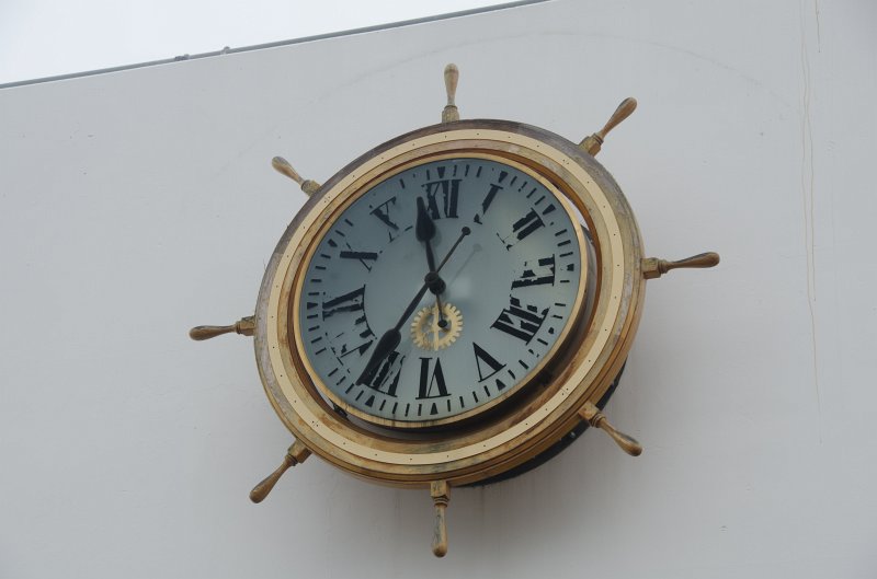 SanDiego062411-4028.jpg - Clock at San Diego Cruise Port