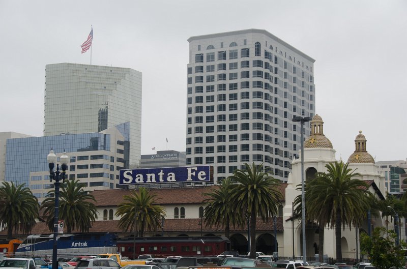 SanDiego062411-4063.jpg - Santa Fe Depot, Corporate Center (left), Columbia Centre (right)