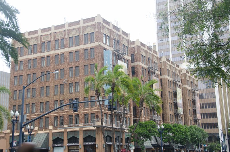 SanDiego062411-4094.jpg - Pickwick Hotel