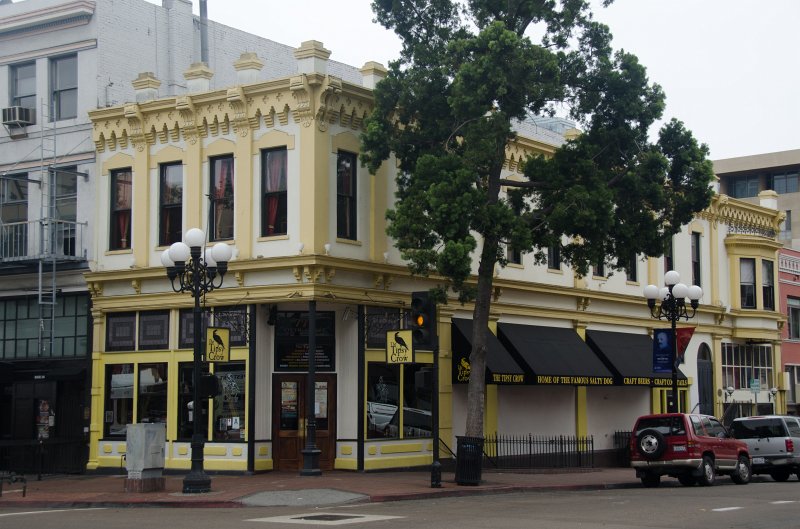 SanDiego062411-4135.jpg - Historic Building: 36. Spencer Ogden Building -- The Tipsy Crow