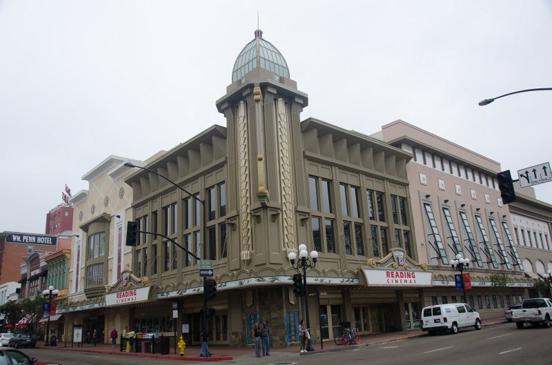 SanDiego062411-4144.jpg - Pacific Theaters cinemas
