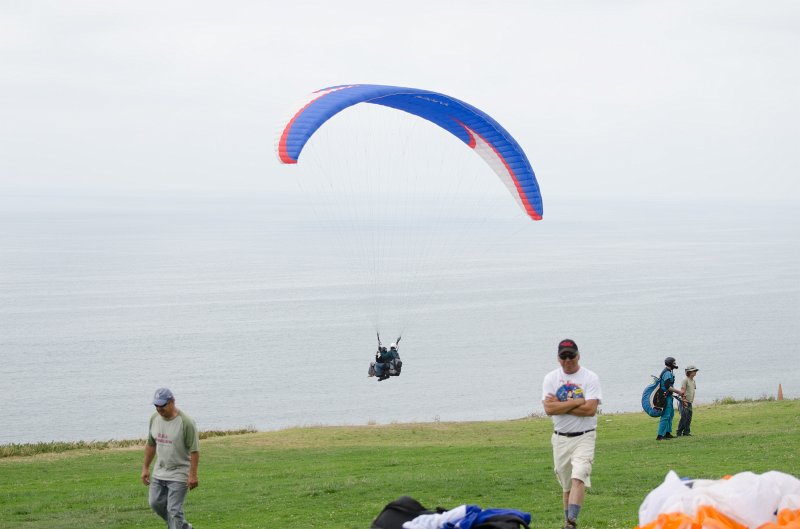 SanDiego062411-4633.jpg - Torrey Pines Gliderport