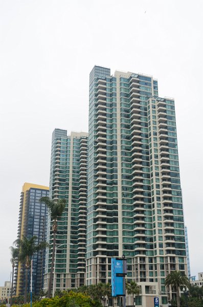 SanDiego062411-4059.jpg - The Grande North and Grande South at Santa Fe Place, Bayside at the Embarcadero (background, left)