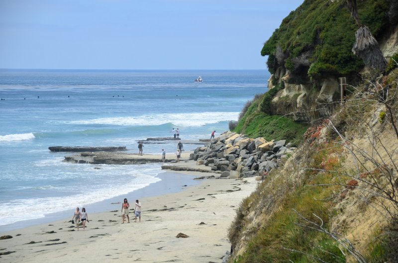 SanDiego062411-4605.jpg - view of cliffs at Swami's Surfing Spot in Encinitas