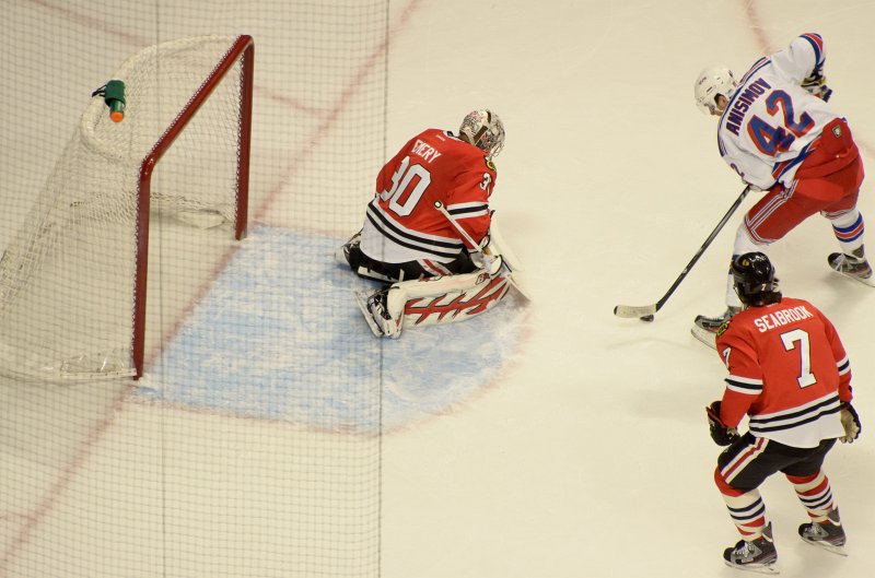 Blackhawks030912-9128.jpg - Rangers vs Hawks