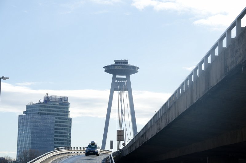 Bratislava012212-8335.jpg - Nový Most, UFO Bridge