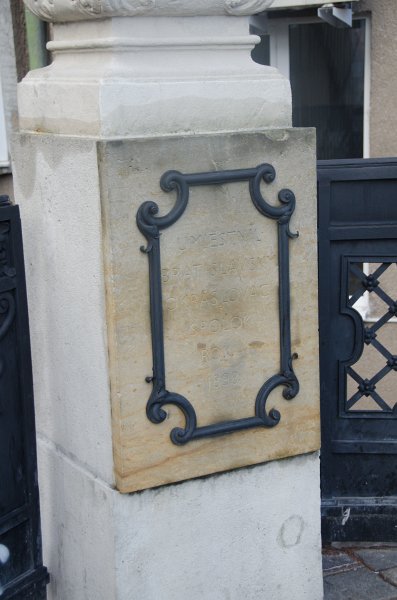 Bratislava012212-8417.jpg - Umiestnil Bratislavsky Okraslovaci Spolok Roku 1898 / Placed Bratislava beautification Society In 1898