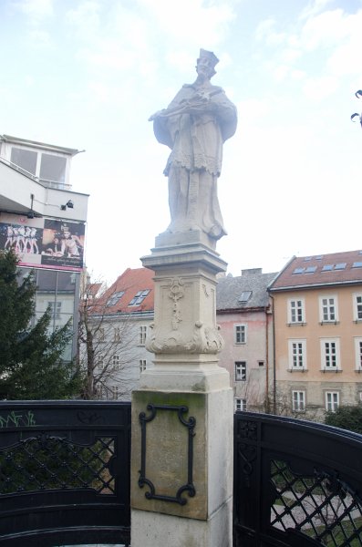 Bratislava012212-8418.jpg - Umiestnil Bratislavsky Okraslovaci Spolok Roku 1898 / Placed Bratislava beautification Society In 1898