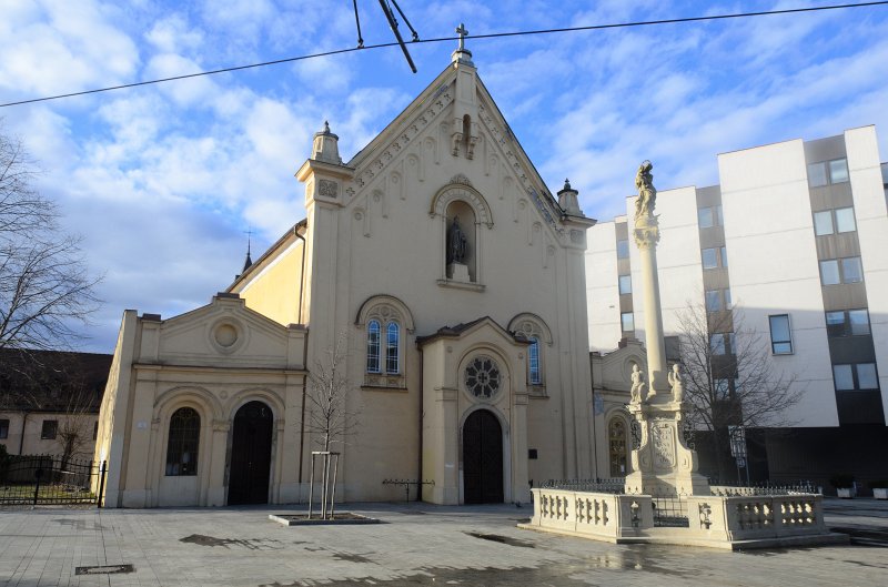 Bratislava012212-8377.jpg - Kostol Sv. Stefana - Kapucini / Church of Saint Steven - Capuchin