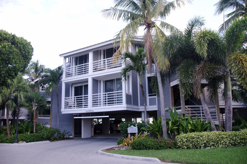 DSC_4151.jpg - China Berry Building, Lands End rooms 1609-12