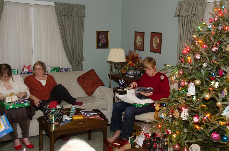 Christmas2012-4531.jpg - Christmas Eve at Mom and Dad's