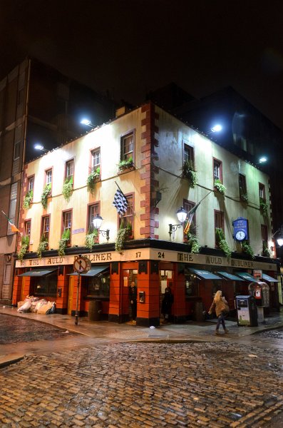 Dublin010212-8090.jpg - The Auld Dubliner, Temple Bar Evening Walk