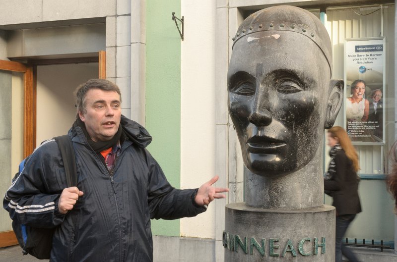 Dublin010212-8215.jpg - Cainneach sculpture