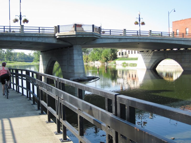 IMG_4019.jpg - Heading South on Fox River Bike Trail toward Wilson Street Bridge, Batavia