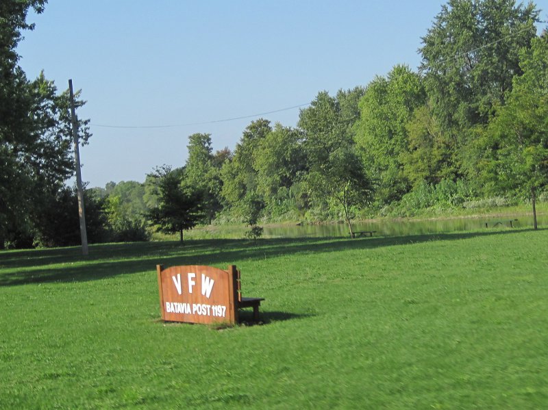 IMG_4023.jpg - Fox River Bike Trail cuts through the back of the Batavia VFW property