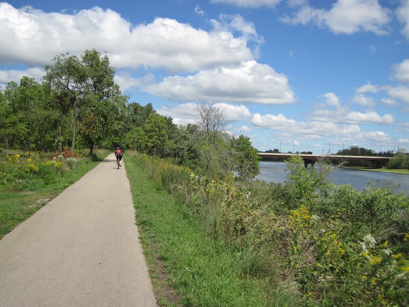FoxRiverBike090912-4102.jpg - Biking North heading toward the Fabayn Parkway bridge