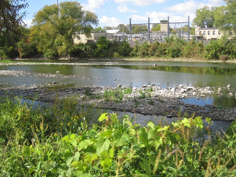FoxRiverBike093012-4249.jpg - Gravel bars.  River very shallow.