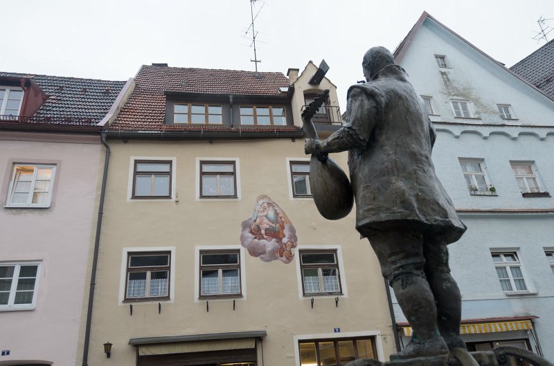 Fussen051212-0861.jpg - Lute-Makers Fountain, Brotmarkt