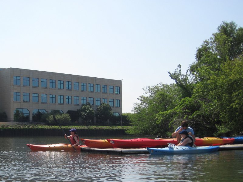 KayakChicagoRiver071412-3738.jpg - Liz and Bin at the Goose Island launch point