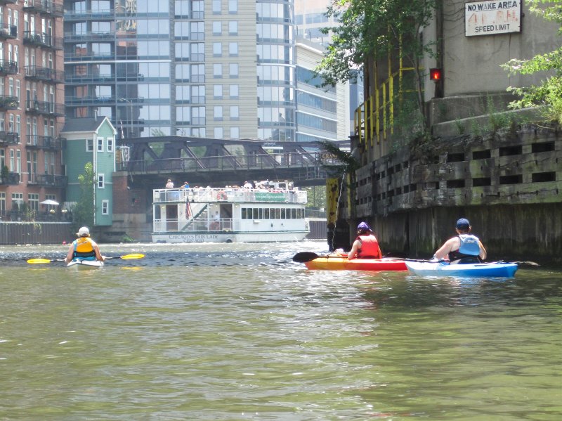 KayakChicagoRiver071412-3804.jpg - Chicago Ave Bridge.  Tour boat