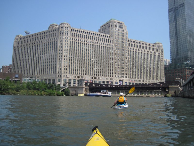 KayakChicagoRiver071412-3854.jpg - Merchandise Mart, Franklin/Orleans Street Bridge