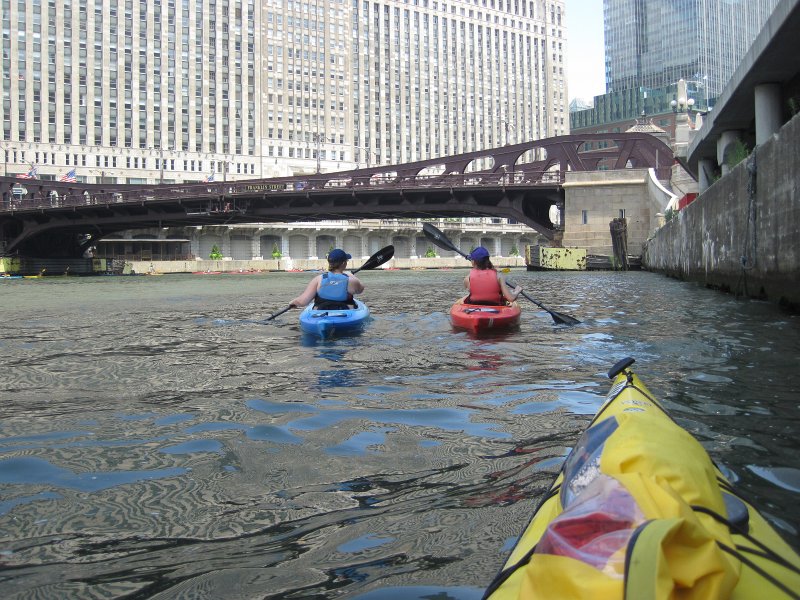 KayakChicagoRiver071412-3857.jpg - Heading East, Approaching Franklin/Orleans Street Bridge. Merchandise Mart (background)