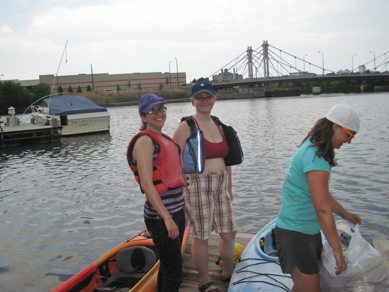 KayakChicagoRiver071412-3980.jpg - Bin, Liz, and our bag of garbage at the Kayak Chicago launch pier.