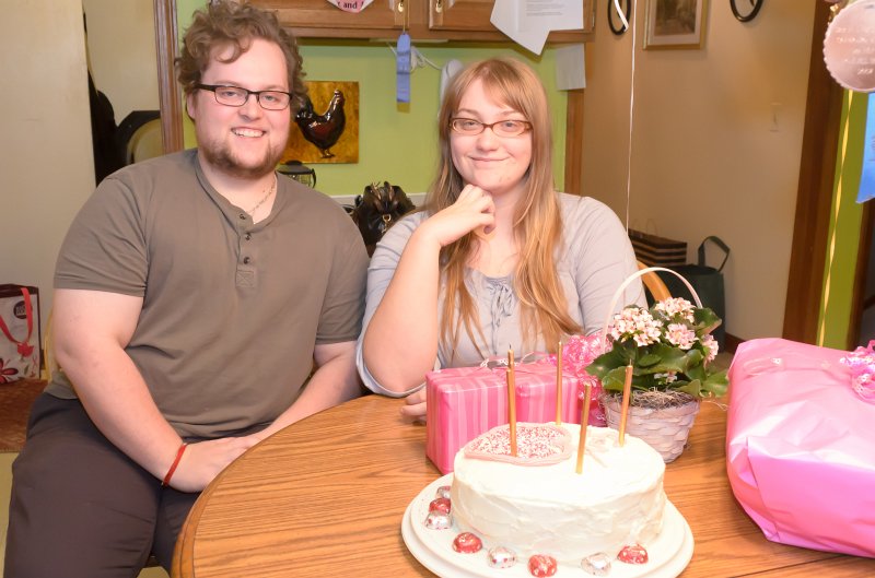 LizBdayFeb12-8910.jpg - Liz Birthday Cake, Happy 23rd!!