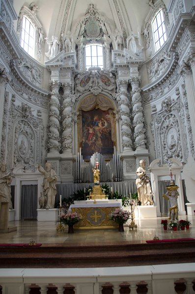 Munich051412-1258.jpg - Theatinerkirche St. Kajetan / Theatine Church of St. Cajetan