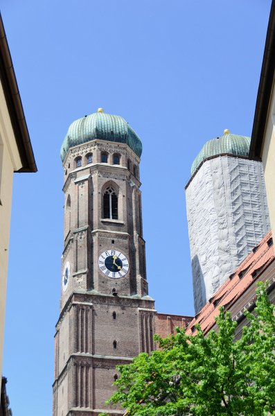 Munich051412-1199.jpg - Frauenkirche  Südturm / South Tower, viewed from Frauenplatz