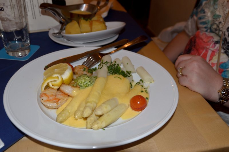 Munich051412-1495.jpg - Spargel for dinner at Löwenbräukeller