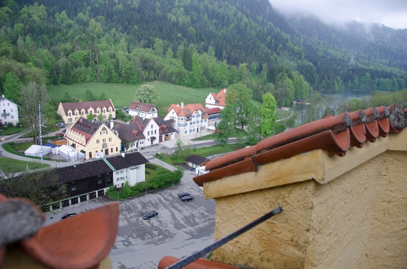 Neuschwanstein051312-0919.jpg - Museum der bayerischen Könige view from Schloss Hohenschwangau