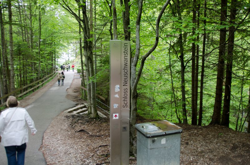 Neuschwanstein051312-1010.jpg - Heading up the trail toward the Neuschwanstein Castle