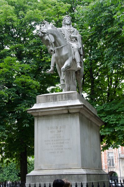 Paris062512-2704.jpg - Louis XIII equestrian statue, Place des Vosges, 1829