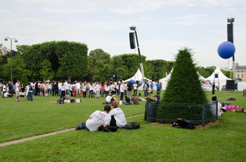 Paris062512-2754.jpg - Concert on the Champs du Mars