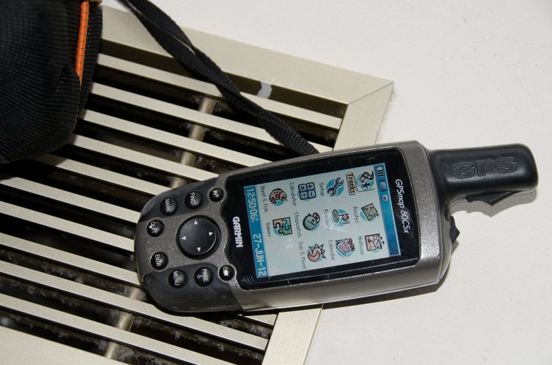 Paris062512-2756.jpg - GPS 12:50:06 Camera 11:50:27 59:39