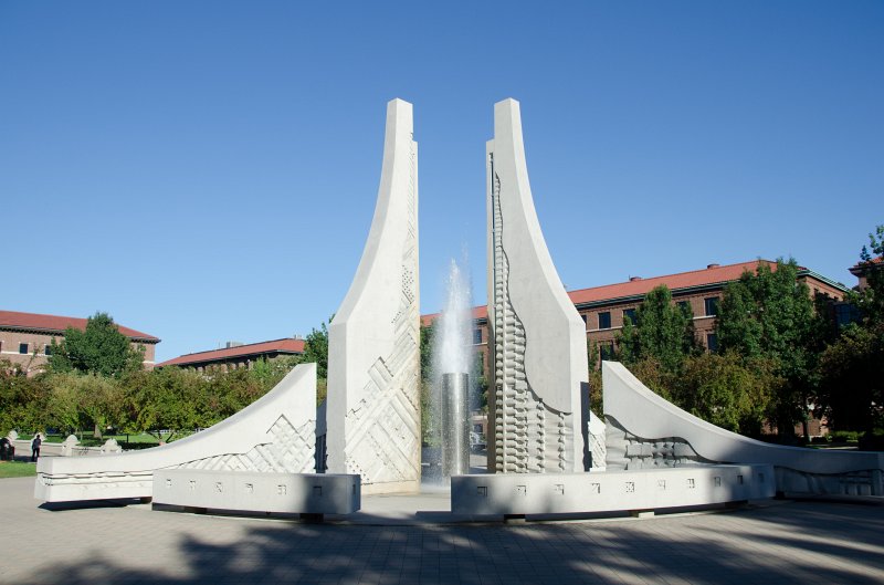 DSC_3127.jpg - Purdue Engineering Fountain