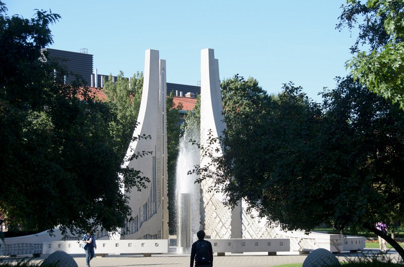 DSC_3135.jpg - Purdue Engineering Fountain